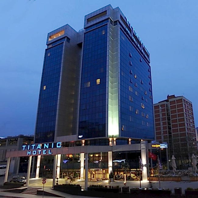 Titanik Otel Bakı